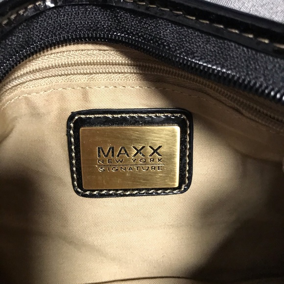 Maxx New York Baguette Bag - Picture 8 of 9